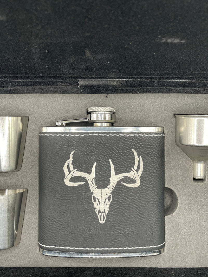 Buck Skull, Flask Box Set (customizable)