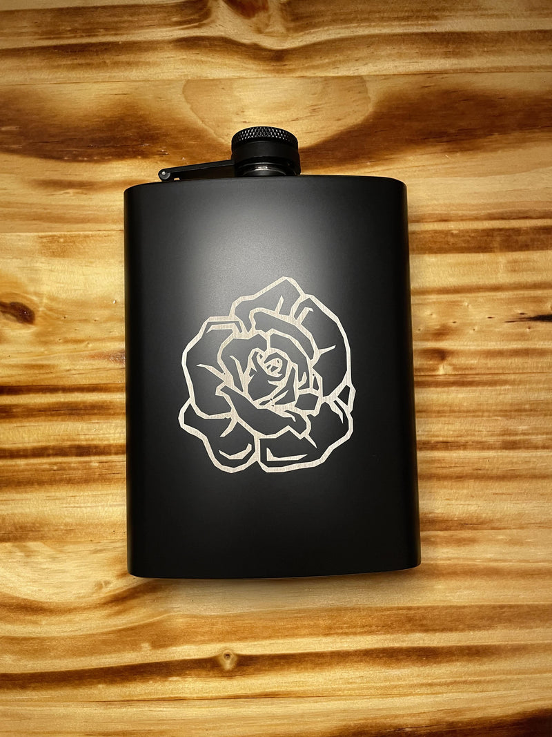 AMERICAN TRADITIONAL ROSE WITH HANGING FLAG HIP FLASK